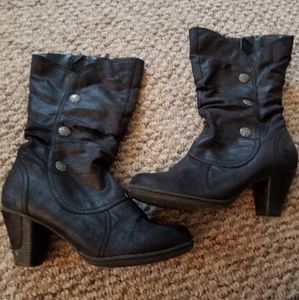 Bare Traps Black Boot